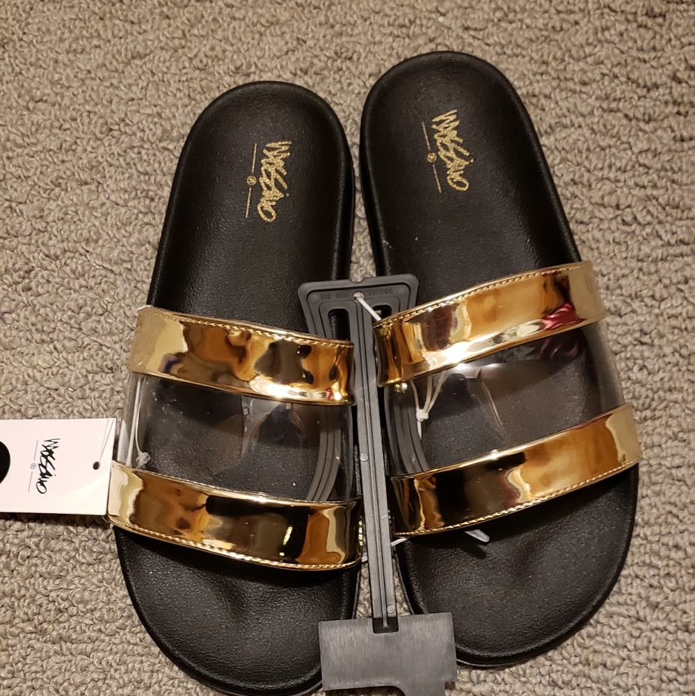 Mossimo Slides Size 7